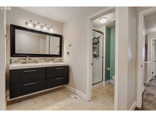 7815 Sw 184TH Ave, Beaverton, OR 97007