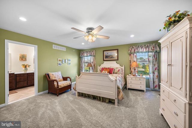 317 RIDGEWOOD DR, Royersford, PA 19468