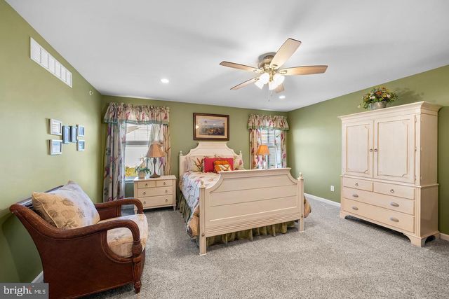 317 RIDGEWOOD DR, Royersford, PA 19468