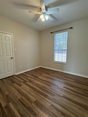 600 Grand Prairie CIR, Dripping Springs, TX 78620