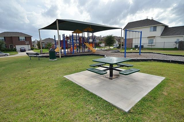 2911 Lake Drive, Katy, TX 77494