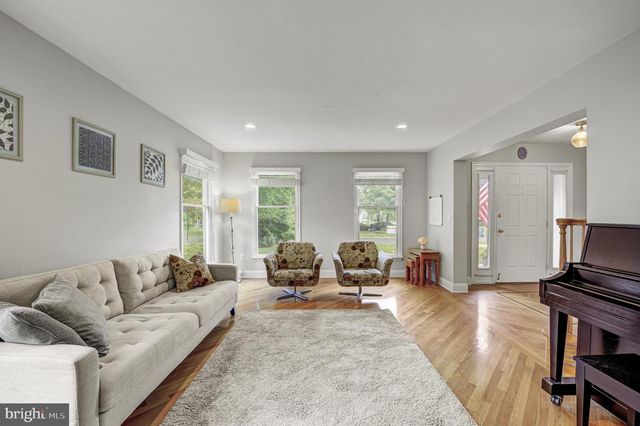 3 MONROE CT, Plainsboro, NJ 08536