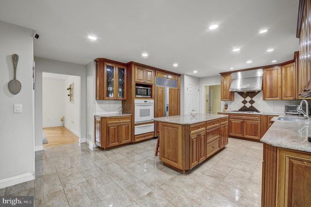 3 MONROE CT, Plainsboro, NJ 08536