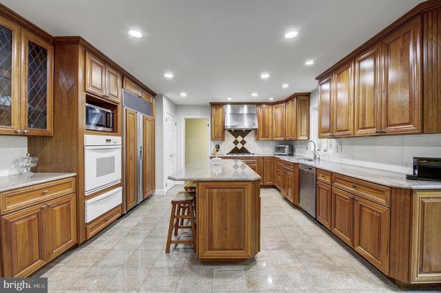 3 MONROE CT, Plainsboro, NJ 08536