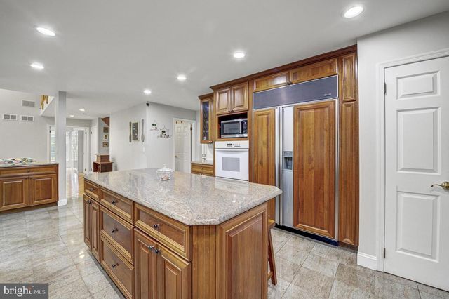 3 MONROE CT, Plainsboro, NJ 08536