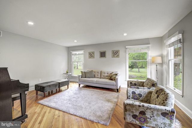 3 MONROE CT, Plainsboro, NJ 08536