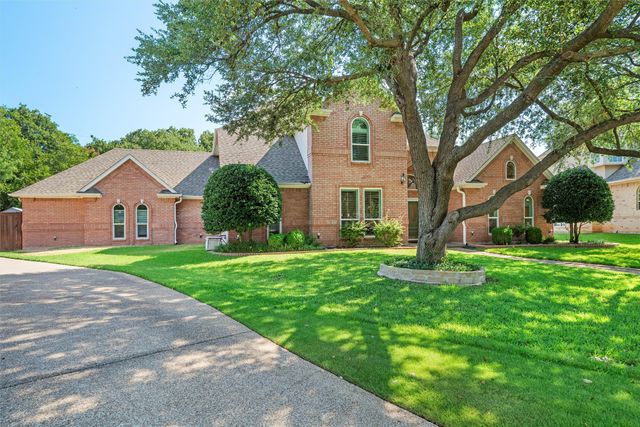 2207 Tournament Trail, Arlington, TX 76017