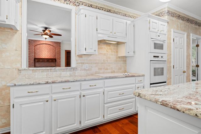 2207 Tournament Trail, Arlington, TX 76017