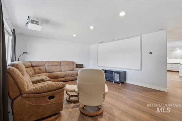 712 Harmon, Middleton, ID 83644