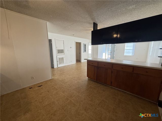 924 Pecan Street, Seguin, TX 78155