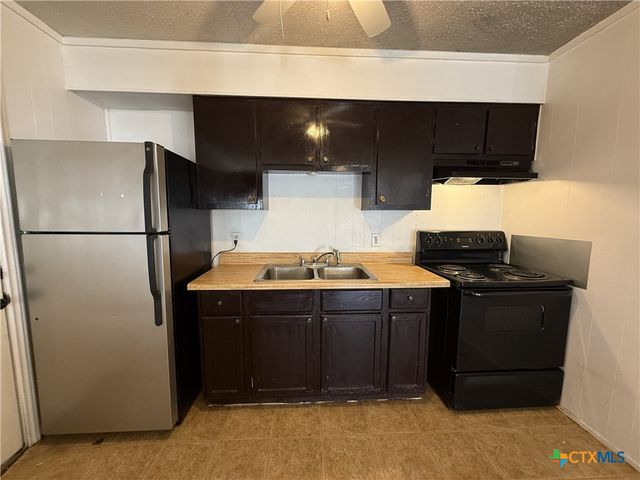 924 Pecan Street, Seguin, TX 78155