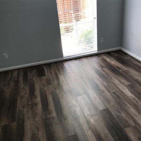 4631 Wild Indigo Street 560, Houston, TX 77027