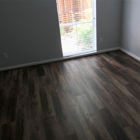 4631 Wild Indigo Street 560, Houston, TX 77027