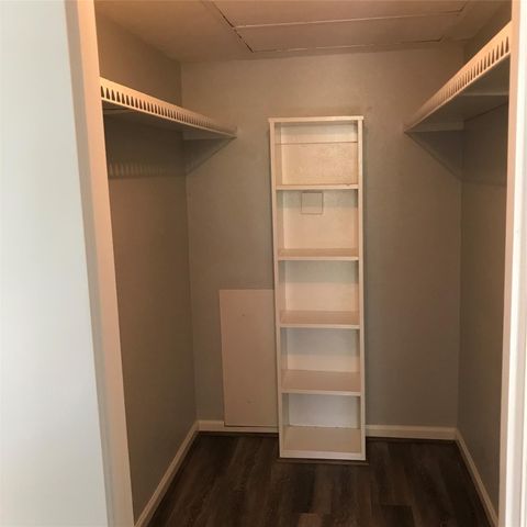 4631 Wild Indigo Street 560, Houston, TX 77027