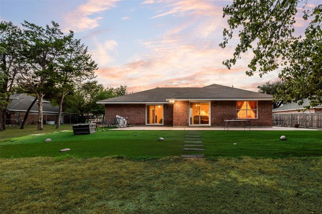 5120 Cliff Haven Drive, Dallas, TX 75236