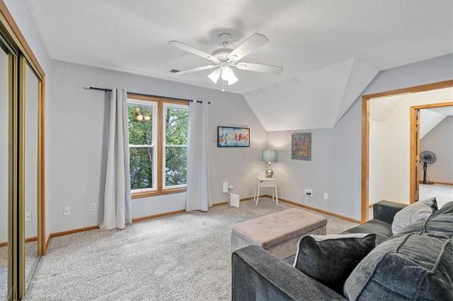 2925 NW Westbrooke Circle, Blue Springs, MO 64015
