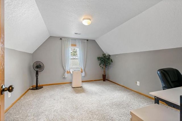 2925 NW Westbrooke Circle, Blue Springs, MO 64015