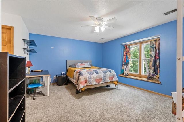 2925 NW Westbrooke Circle, Blue Springs, MO 64015