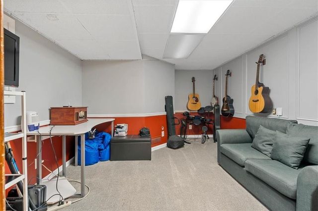 2925 NW Westbrooke Circle, Blue Springs, MO 64015
