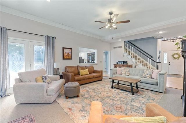 2925 NW Westbrooke Circle, Blue Springs, MO 64015