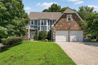 2925 NW Westbrooke Circle, Blue Springs, MO 64015