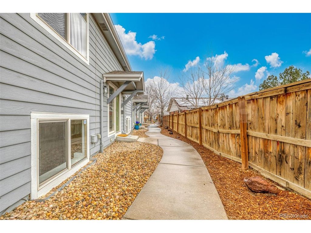 965 Wolff St D, Denver, CO 80204