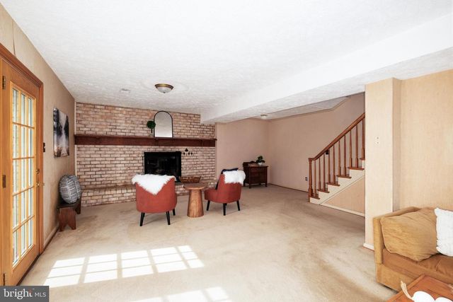 9121 DONNA DEAN DR, Springfield, VA 22153