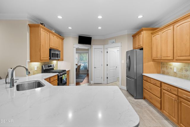 1410 River Run Circle, Sevierville, TN 37876