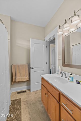 1410 River Run Circle, Sevierville, TN 37876