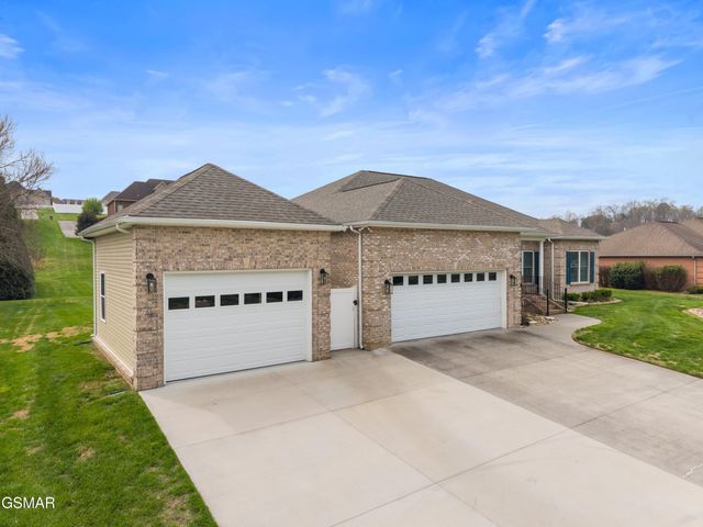 1410 River Run Circle, Sevierville, TN 37876