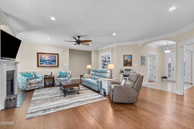 1410 River Run Circle, Sevierville, TN 37876