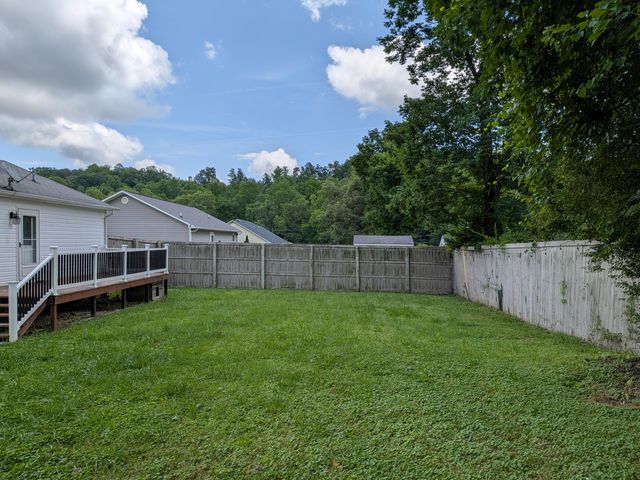 181 Mountain Breeze Avenue, Dayton, TN 37321