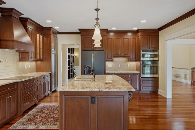 1901 KINGSBRIDGE DR, Columbia, MO 65203