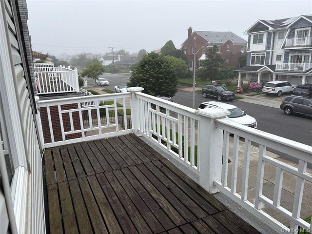 322 Penn Street E, Long Beach, NY 11561