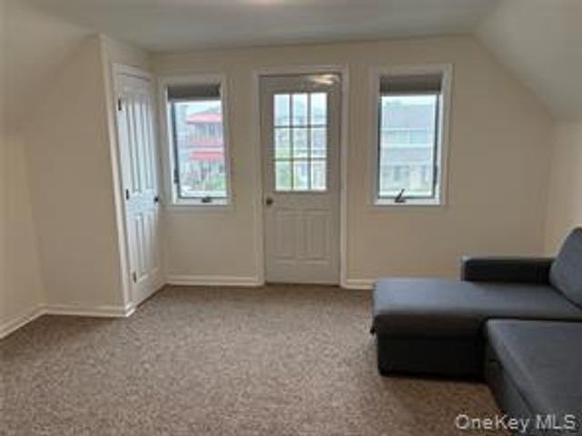 322 Penn Street E, Long Beach, NY 11561