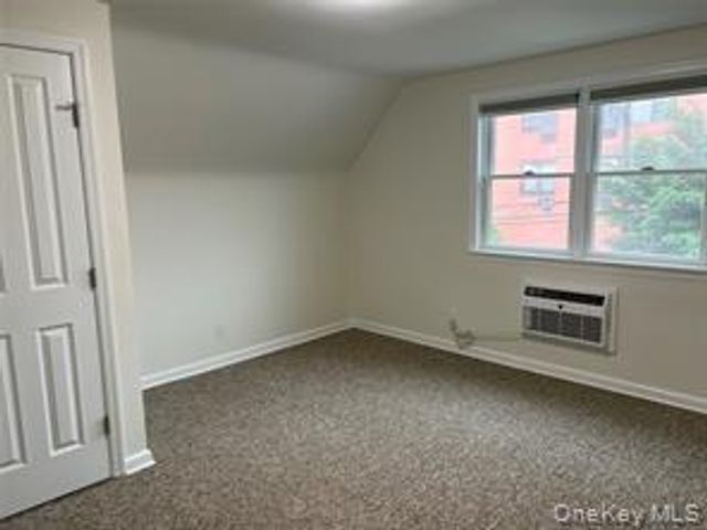 322 Penn Street E, Long Beach, NY 11561