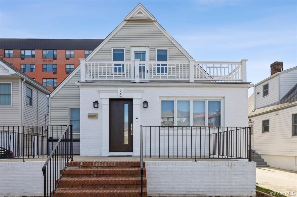 322 Penn Street E, Long Beach, NY 11561