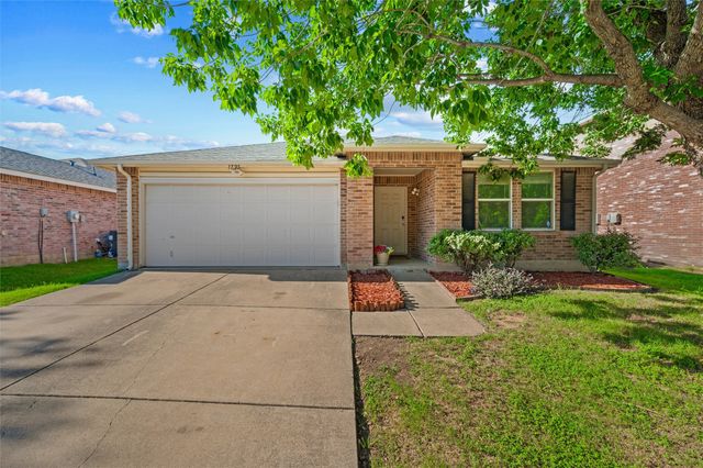 1725 Sierra Meadow Lane, Fort Worth, TX 76247