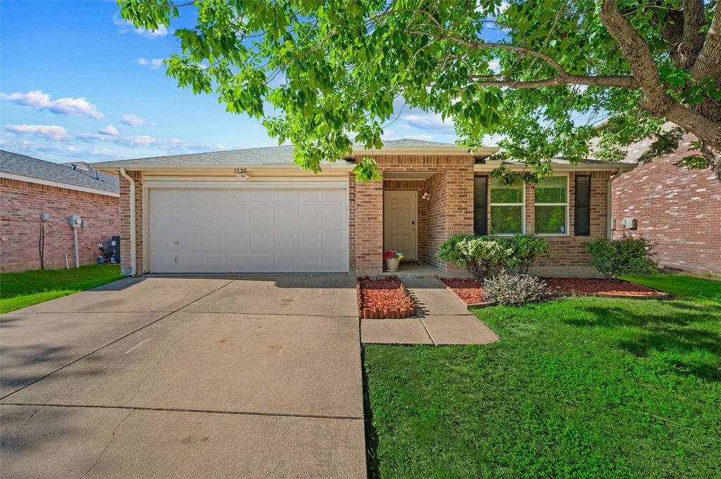 1725 Sierra Meadow Lane, Fort Worth, TX 76247
