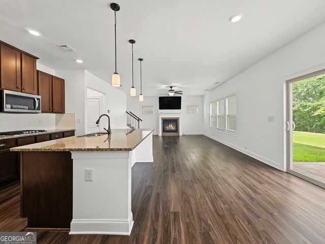 1118 Hibiscus Way SW, Mableton, GA 30126