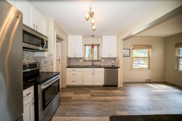15278 Cleveland Avenue, Allen Park, MI 48101