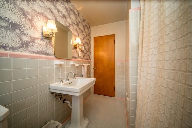 15278 Cleveland Avenue, Allen Park, MI 48101