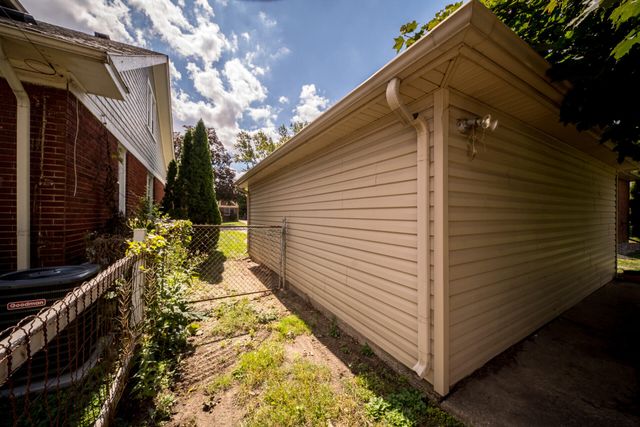 15278 Cleveland Avenue, Allen Park, MI 48101