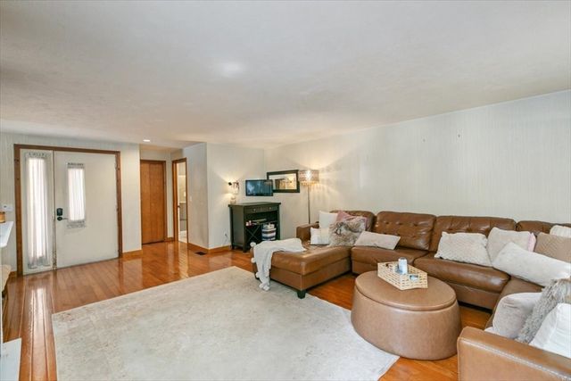 53 Clement Ct. 53, Haverhill, MA 01832