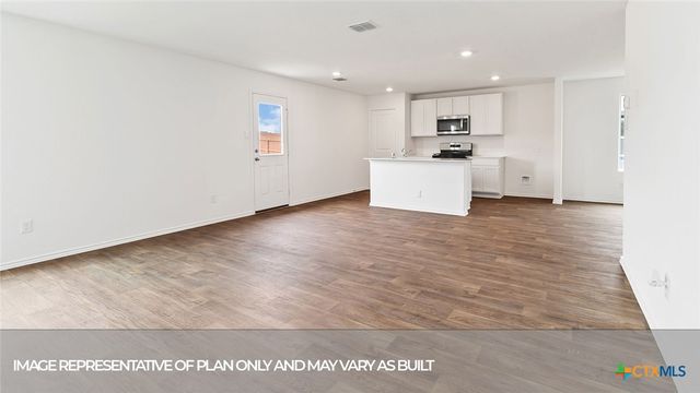 1027 BOLD Run, Seguin, TX 78155