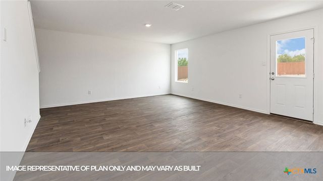 1027 BOLD Run, Seguin, TX 78155