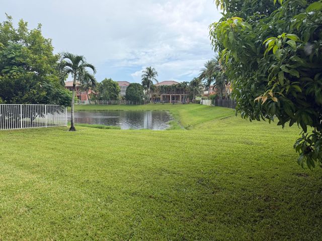 2243 RIDGEWOOD Circle, Royal Palm Beach, FL 33411