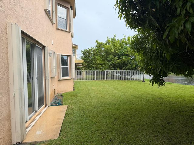 2243 RIDGEWOOD Circle, Royal Palm Beach, FL 33411