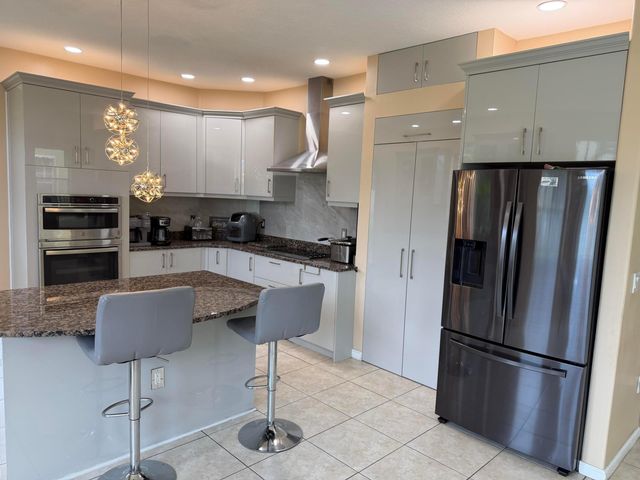 2243 RIDGEWOOD Circle, Royal Palm Beach, FL 33411