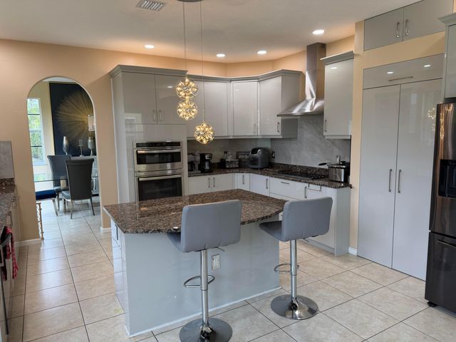 2243 RIDGEWOOD Circle, Royal Palm Beach, FL 33411